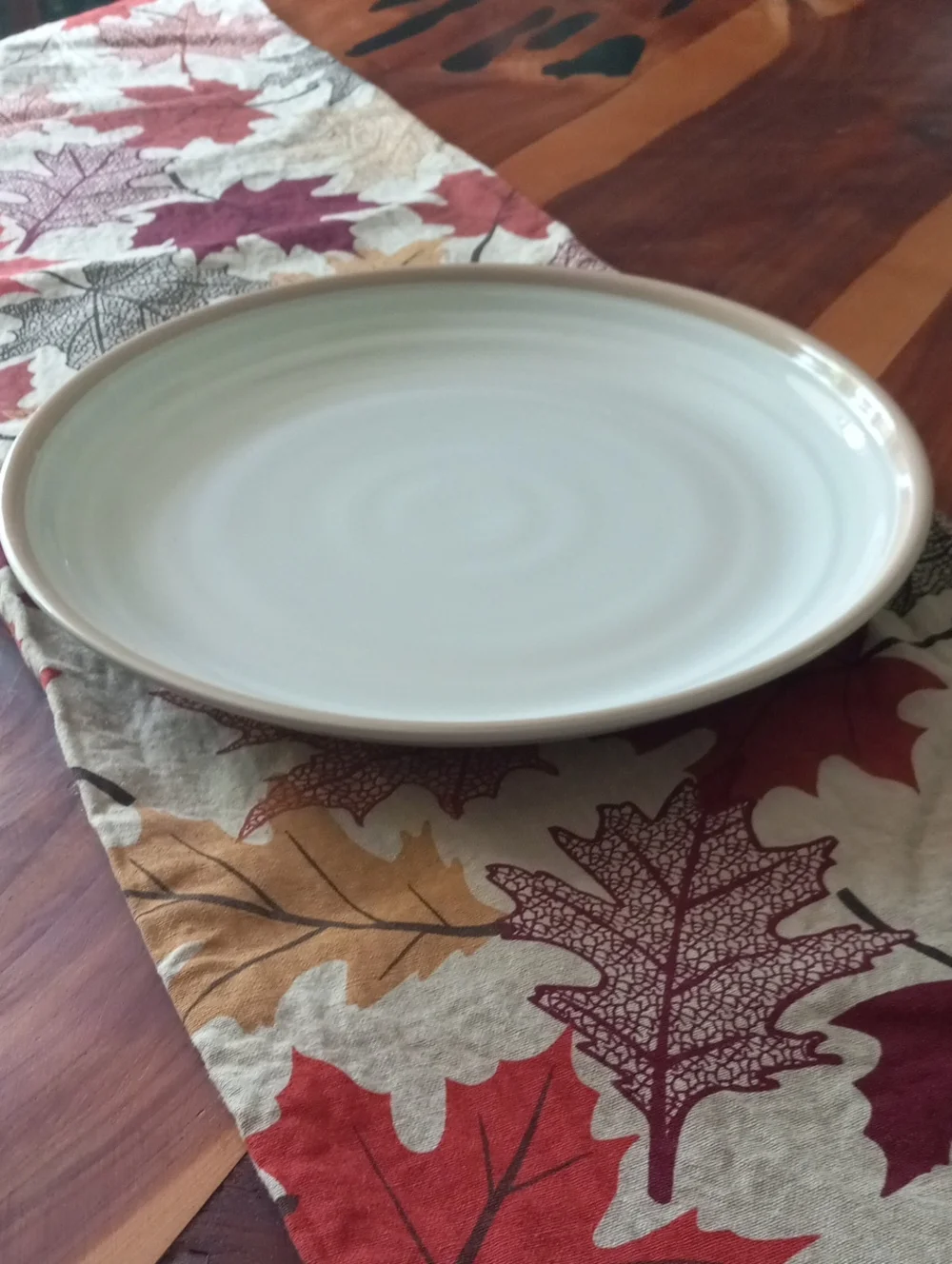 International Tableworks Serving Plate - White Maple Pattern YM001